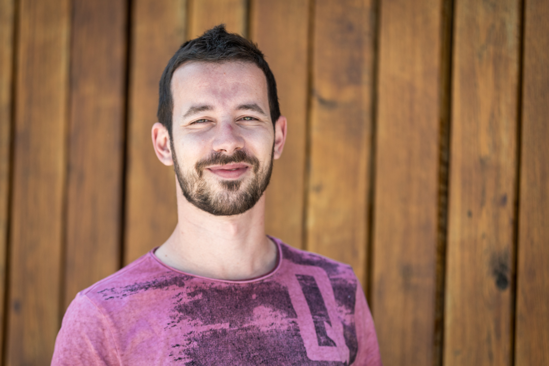 O ljetnoj pozornici na sv. Mihovilu pričalo se od 50-ih, Pavić i Bakula istražili zašto je izgrađena tek 2014. godine