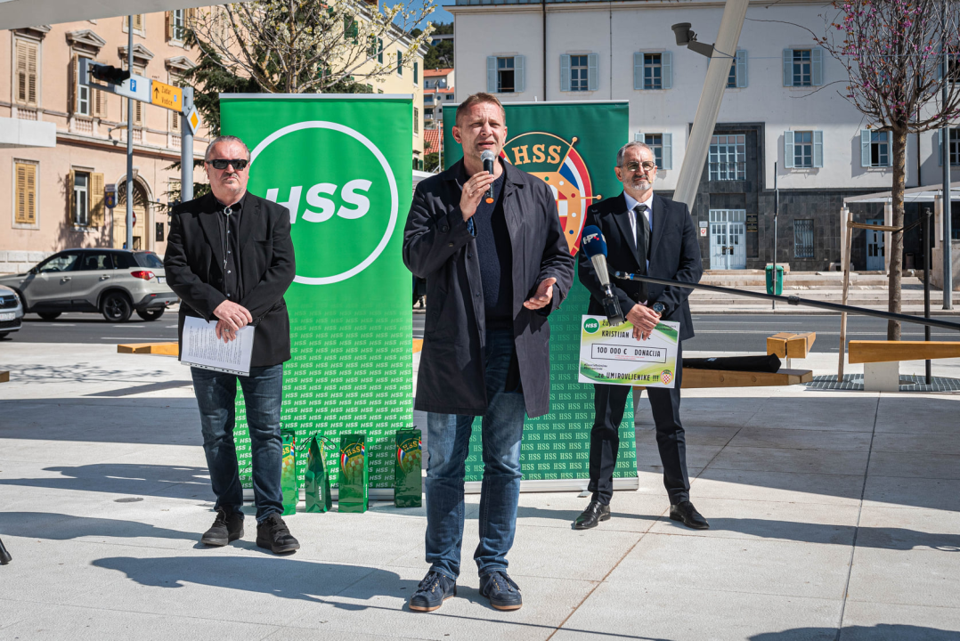 Uzor mu je Gaddafi, maše sa sto tisuća eura koje nema i želi od Šibenika 'nešto između Azurne obale i Toskane'