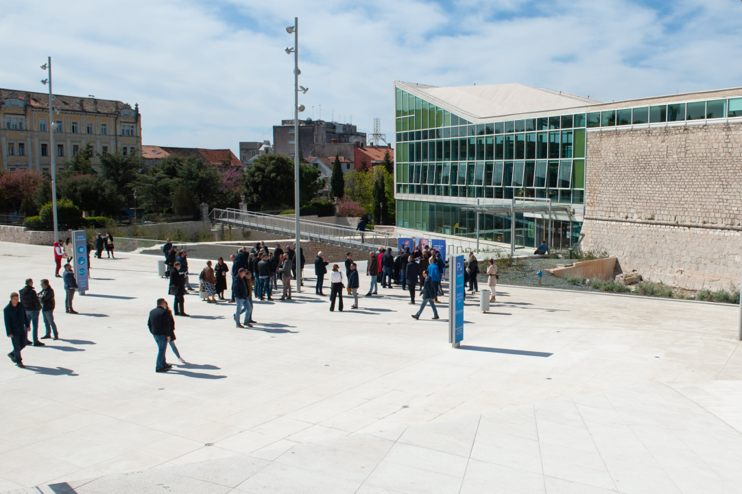 Neka igre počnu: Prikupljanje potpisa označilo i službeni početak kampanje