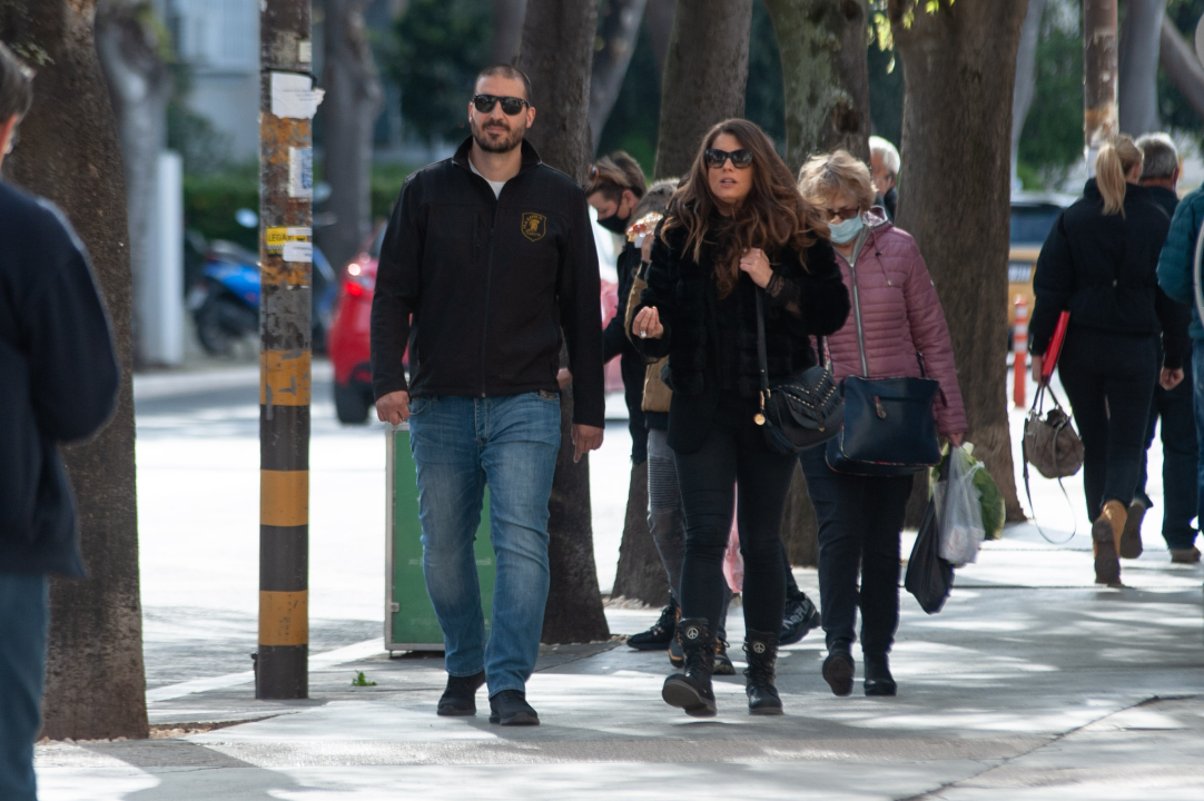 Lijepe Šibenčanke pokazale kako se u prohladnom travnju nose šareni kaputi