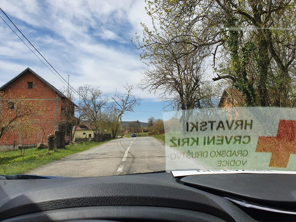 Volonteri vodičkog Crvenog križa  odvojili svoje vrijeme za druge i pet dana pomagali stradalima u potresu