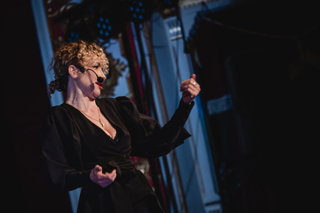 Ecija Ojdanić Šibenčane odvela u ‘Vla-Vla-Vlajland’ i nasmijala ih do suza! 