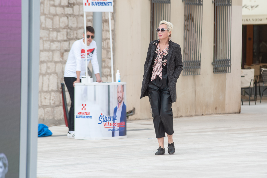Ovotjedne šibenske trendseterice pokazale kako klasične komade nositi na moderan način 