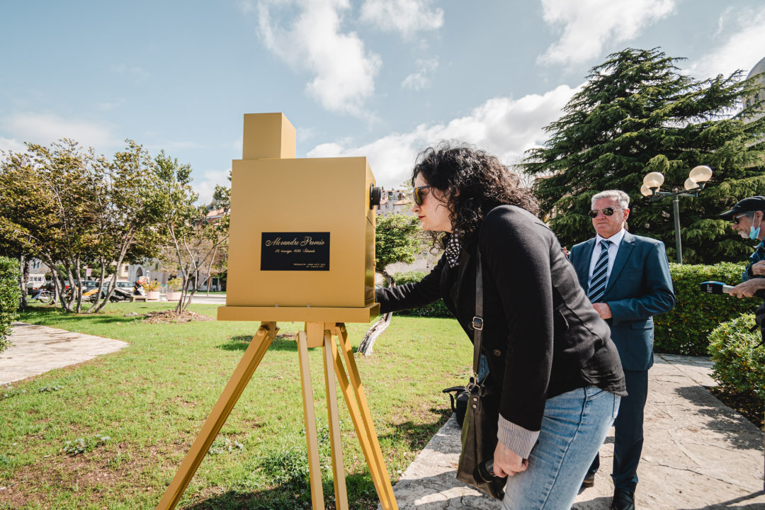 Postavljena replika kamere koja je prije 123 godine s rive snimila prve filmske kadrove ovog dijela Europe