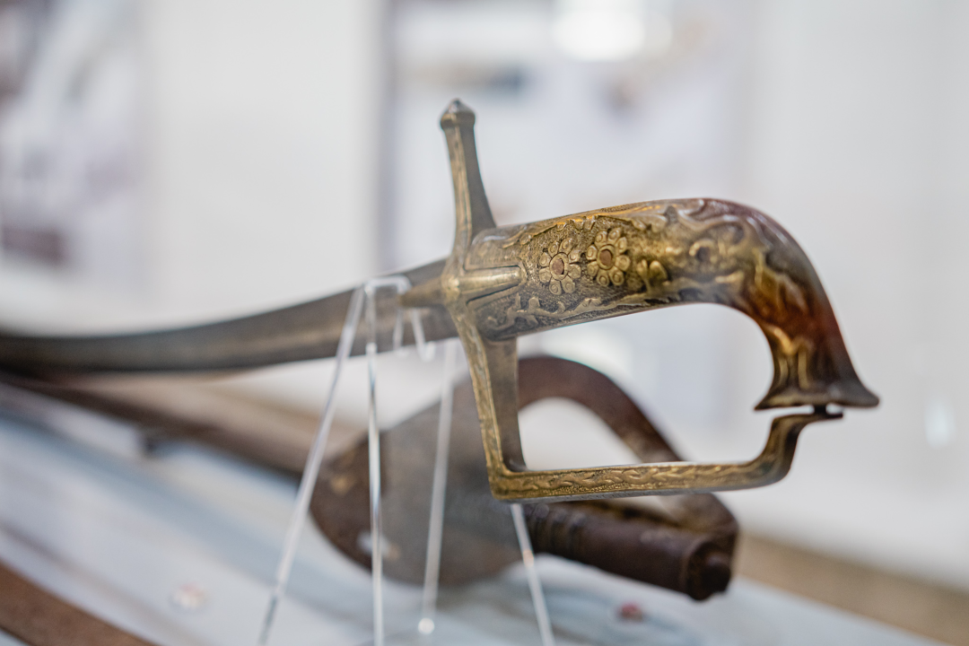 Dalmatinska raskošna sablja, sudanska kaskara, revolveri, jatagani...U Muzeju pogledajte odličnu izložbu oružja