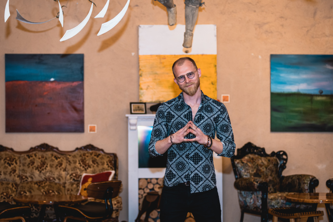 U Azimutu se izgubite u ‘Mislima’ Kristijana Gradečkog, protumačite ih prema vlastitom viđenju svijeta!