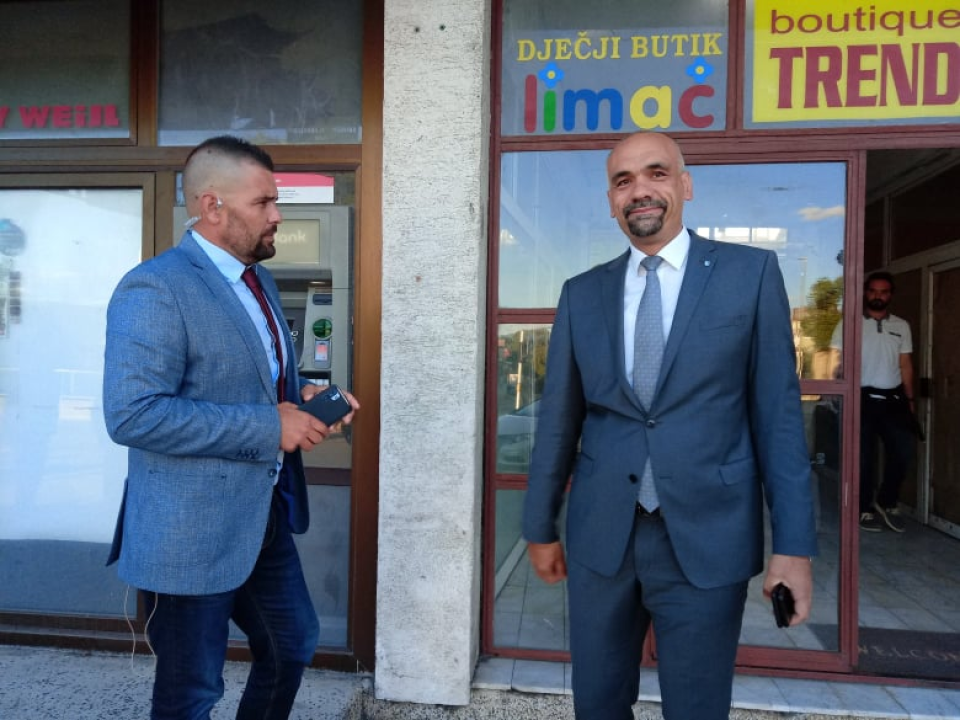 Optimistična atmosfera u Jelićevom stožeru u Kninu: Ćaćić pobjeđuje Blaževića