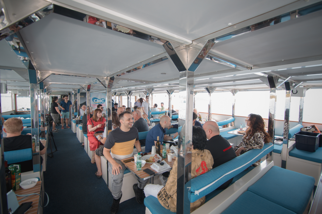 Neda Ukraden promovirala novi album na brodu od Vodica do Šibenika