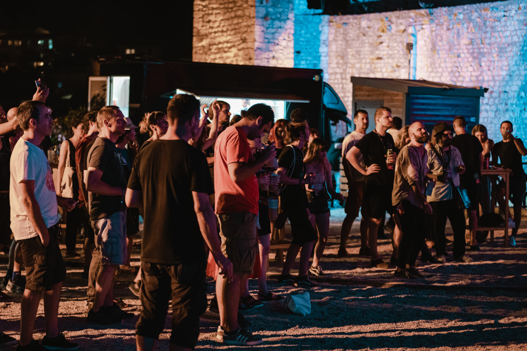 Rock 'n' Roll fešta na tvrđavi sv. Mihovila: Hrpa bendova, odlična glazba i raspoložena publika