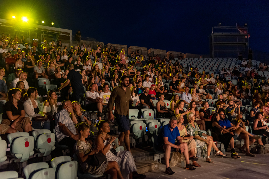 Pipsi i J.R. August bili su izvrsni sinoć na sv. Mihovilu: Pogledajte kako je bilo na koncertu