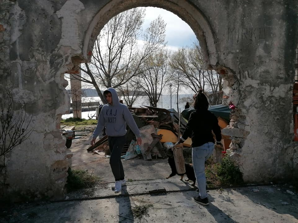 Pričali smo s curama i dečkima iz Šepurine: Od sadnje cvijeća do popravka balotane,  rade sto na sat i odlično ih ide