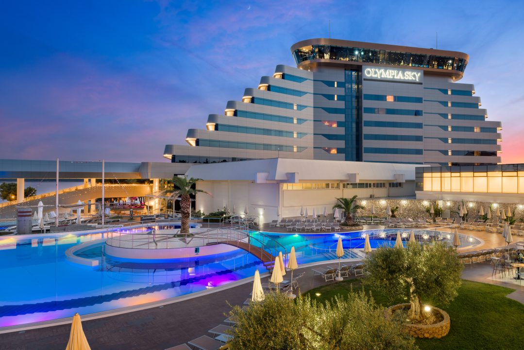 Poznati hotel Olympia Sky danas slavi četvrti rođendan!