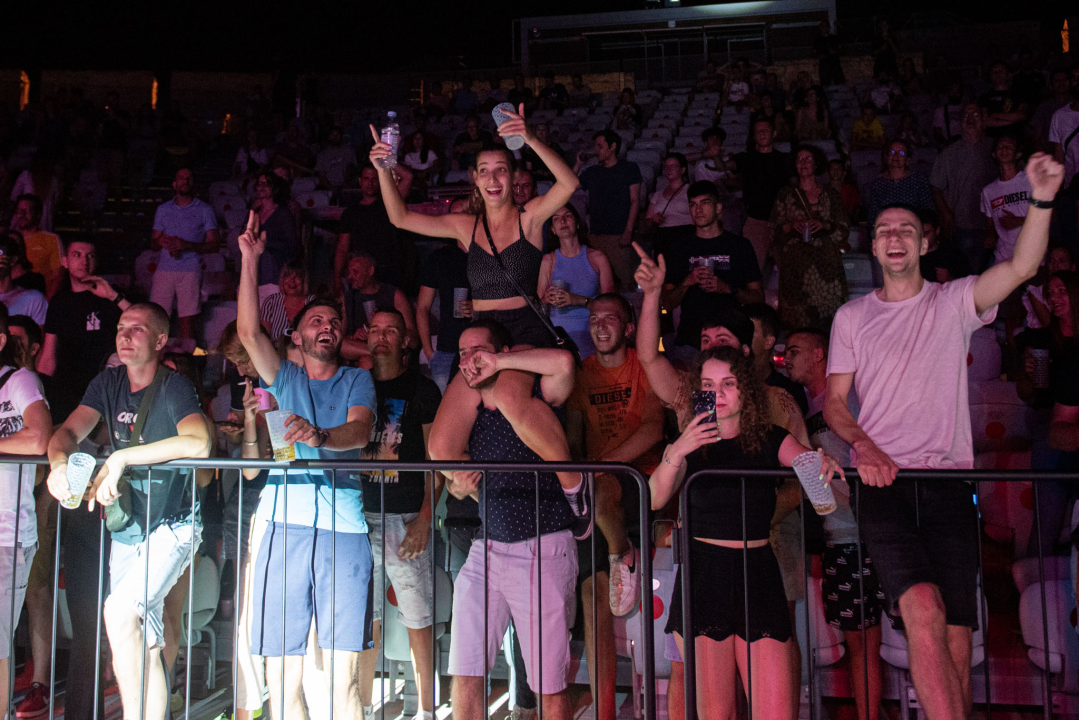 Vojko V dolazi, bolje se pazi: Masovno repanje na sv. Mihovilu