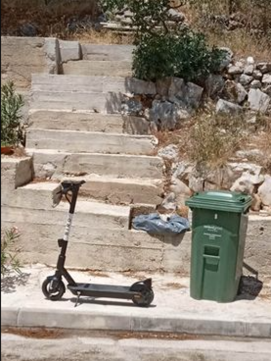 Zašto su električni romobili razbacani po cijelom gradu? 'Trenutni sistem očito ne funkcionira, sazvali smo sastanak…'    