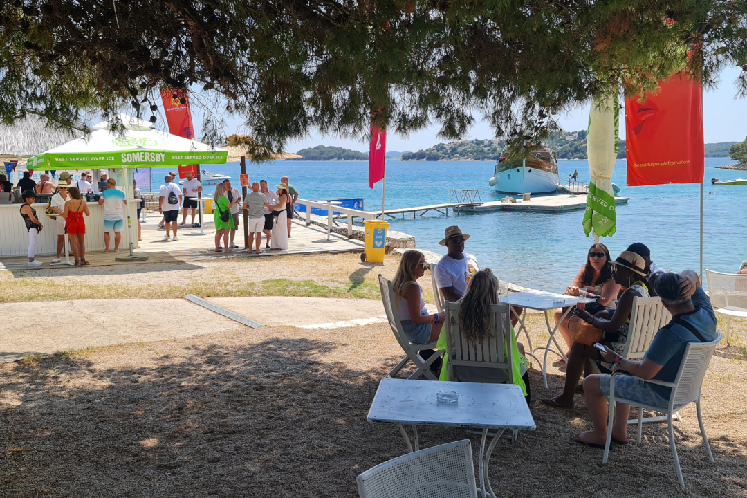 Stigli Britanci, popričali smo s osnivačem Gardena i partijanerima iz Londona: 'Jedva smo čekali ovaj odmor'  