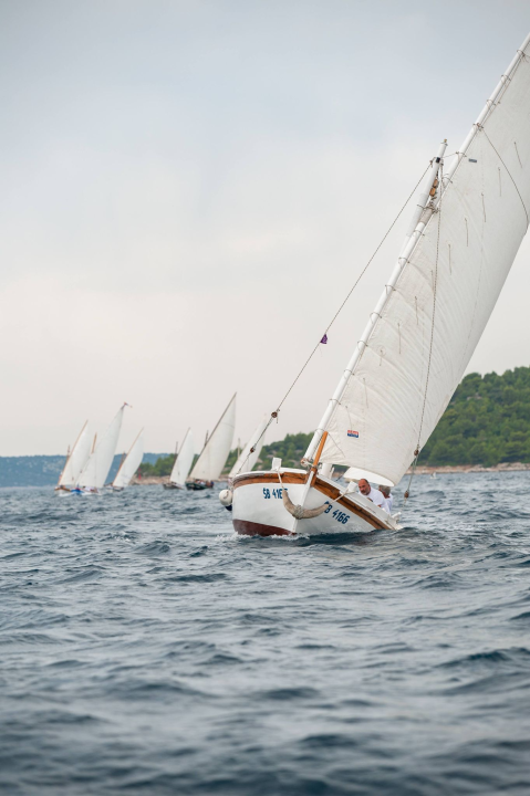 Pogledajte spektakularne kadrove zlarinske regate na latinsko jedro