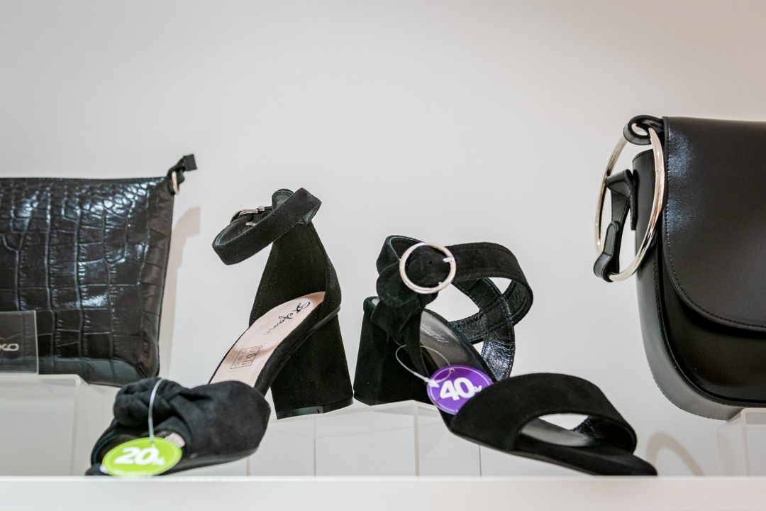 Iskoristite odlične sezonske popuste na obuću i opremite se jedinstvenim 'must have' komadima!