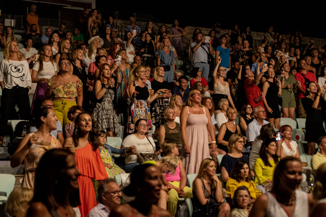 Vanna nizala hitove, tribine pjevale iz sveg glasa