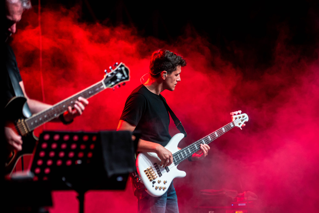 Sergej Ćetković emotivnim pjesmama raspjevao šibensku publiku