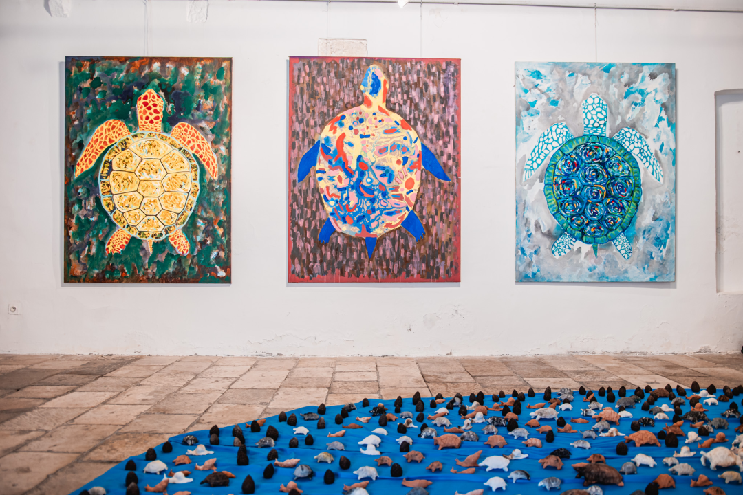 ‘Žabe’ okupirale sv. Krševan: Na zidu su psihodelične, na podu ih je stotine od terakote