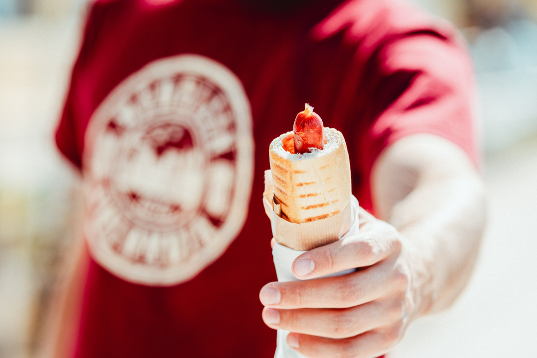 Gastro hit babljeg ljeta: Probali smo hot dogove s pumpe na rivi  