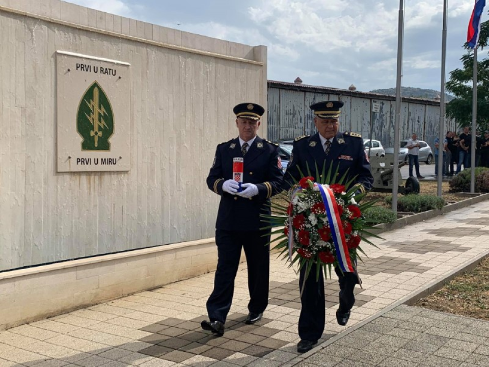 Položeni vijenci: Sjećanje na heroja Marinka Karduma i sve hrvatske branitelje koji su dali život za slobodu