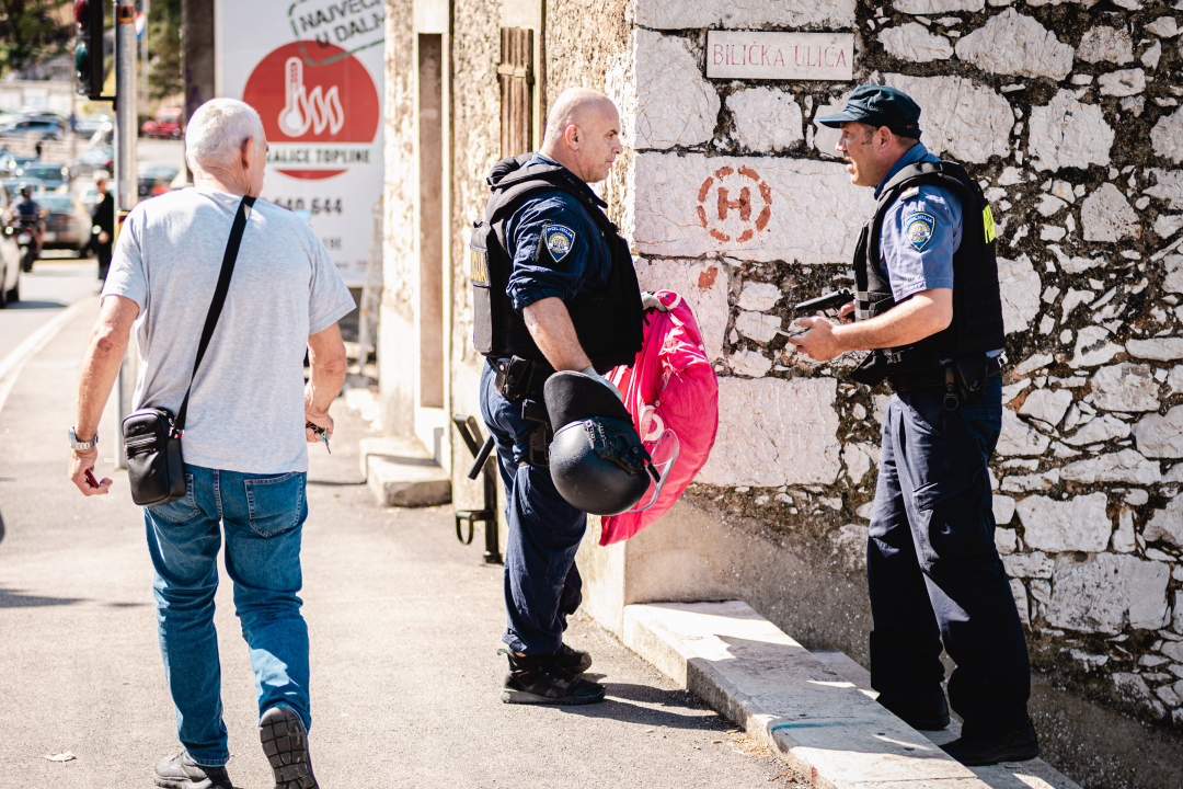 Razbojništvo u ljekarni kod Kronjinog magazina: Nema ozlijeđenih, razbojnik uhićen u blizini
