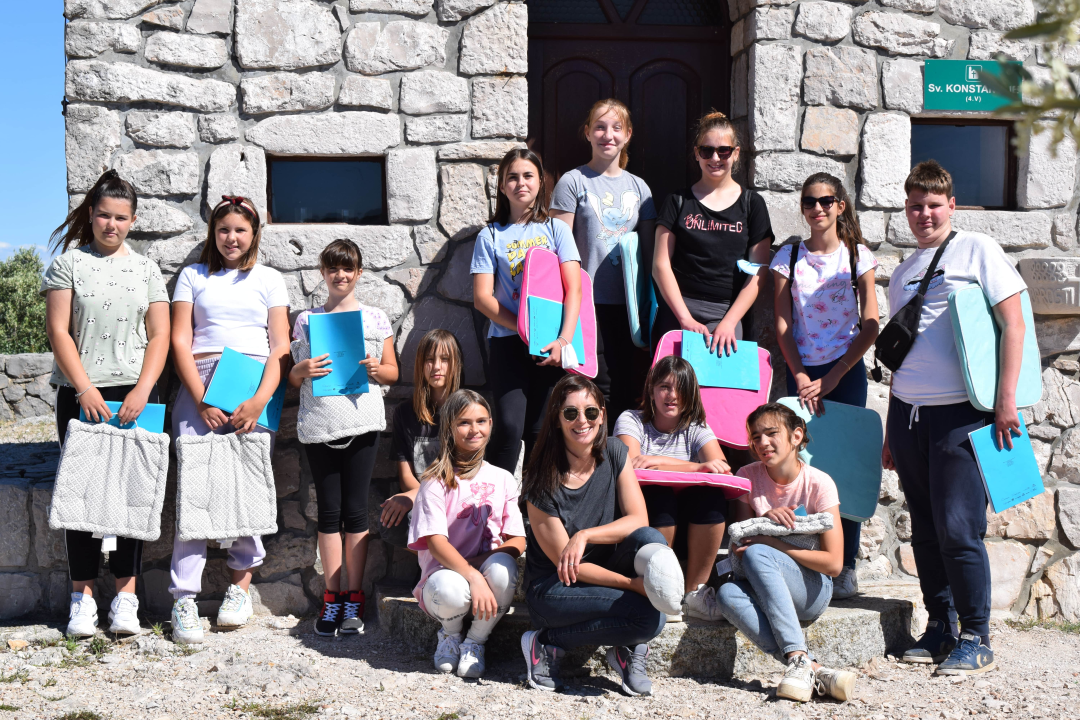 Udruga Argonauta predstavila novu turističku signalizaciju na Iokvama u Jezerima 