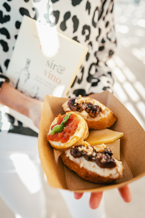 Oni su budućnost hrvatskog ugostiteljstva, učenici TUŠ-a na sv. Mihovilu pokazali kako sljubljuju sir i vino!