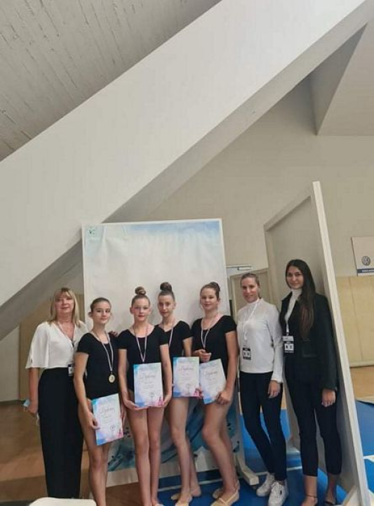 Gimnastičarke Šibenik-Dalmacije osvajale medalje i u individualnim i u grupnim vježbama