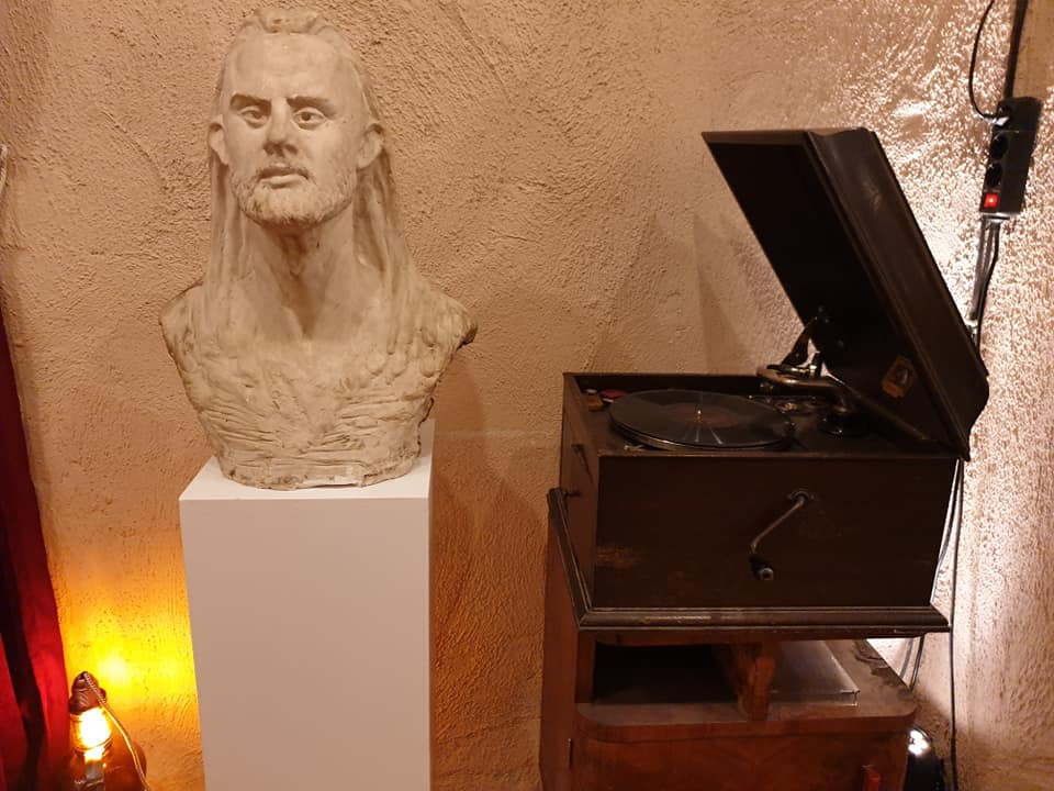 U Azimutu otvorena izložba Borisa Leinera: Svirala se Azra, čitala biografija, potpisivali plakati...