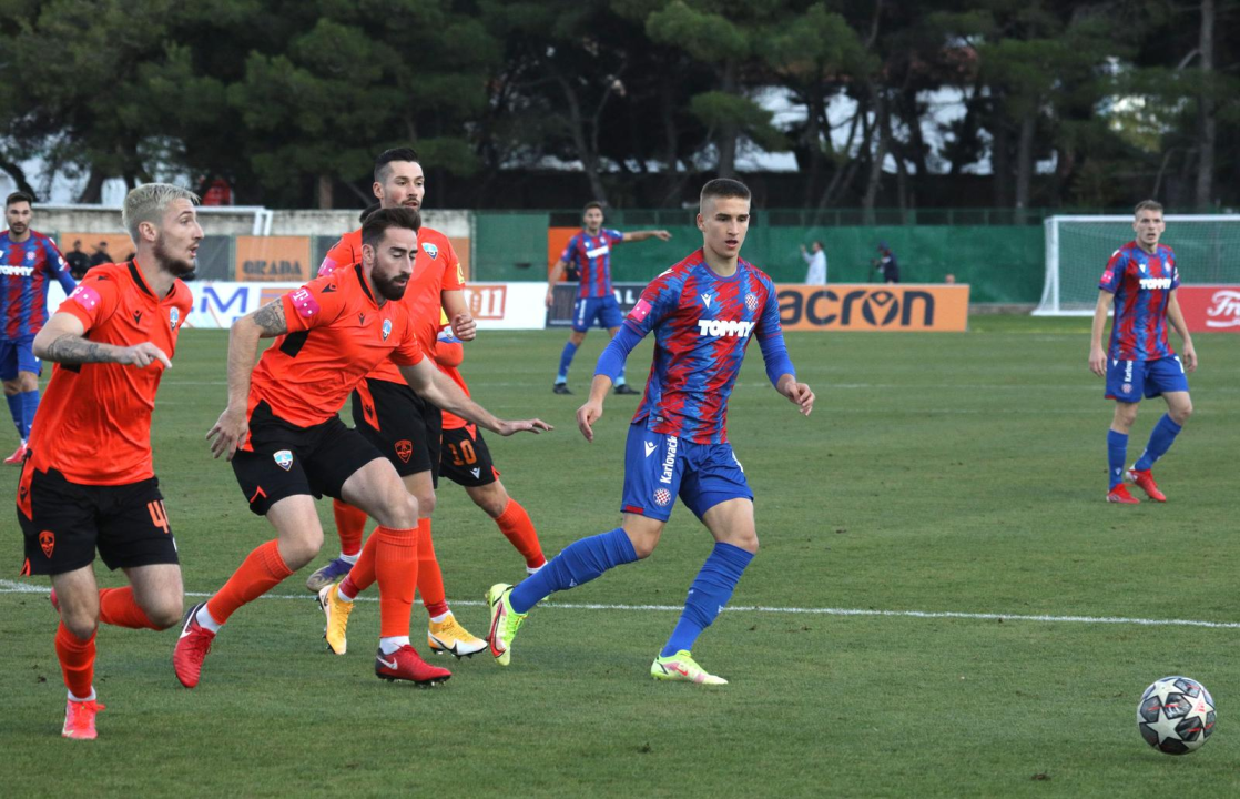 Pobjeda koja se čekala 14 godina: Mina i Ćurić 'minirali' Hajduk i donijeli veliko slavlje na Šubićevac 