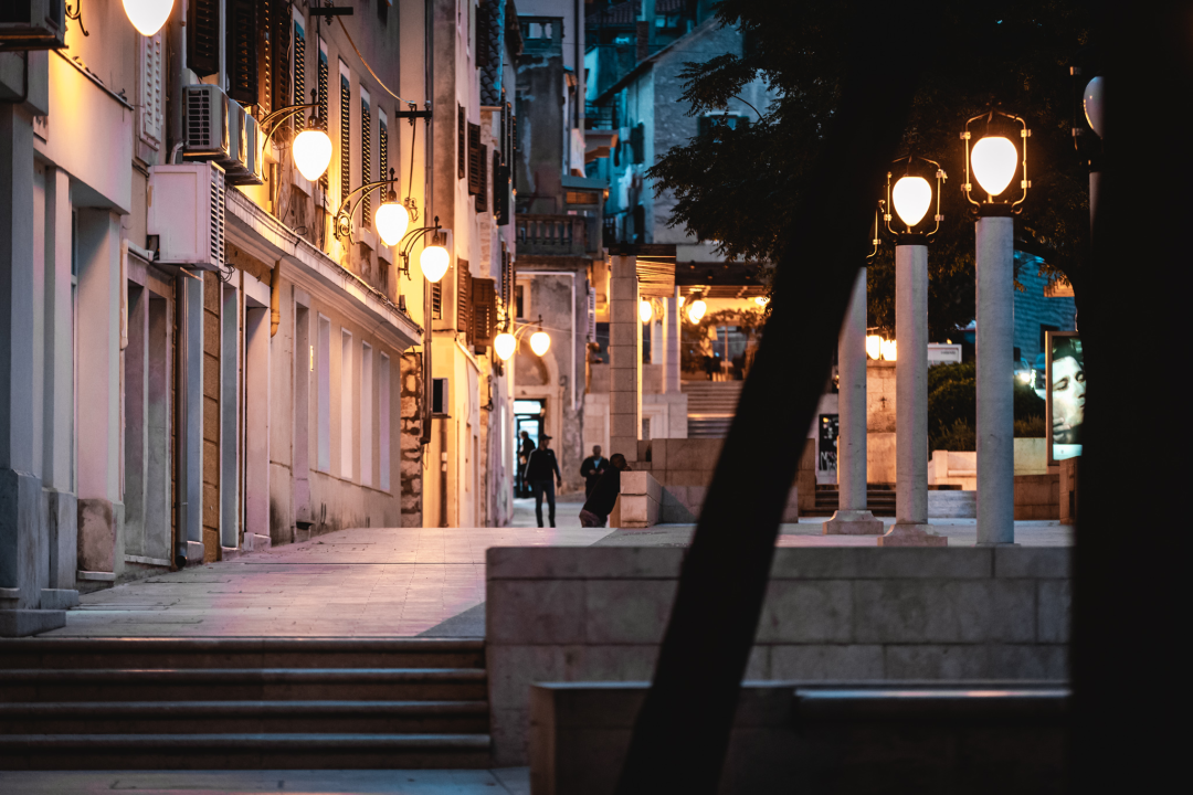 Jesenska idila u Šibeniku: Nema rijeke turista, ali grad je daleko od pustoši!