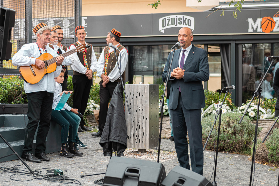 Šibenik obilježio 57. rođendan velikana svjetske košarke: 'Neki ljudi čine razliku u svijetu, njih treba slijediti!'