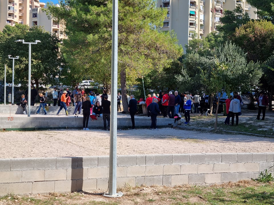 Sport, glazba, druženje, ručak: U Rasadniku cijeli dan traje akcija za malu Kiaru, evo kako je to izgledalo jutros 