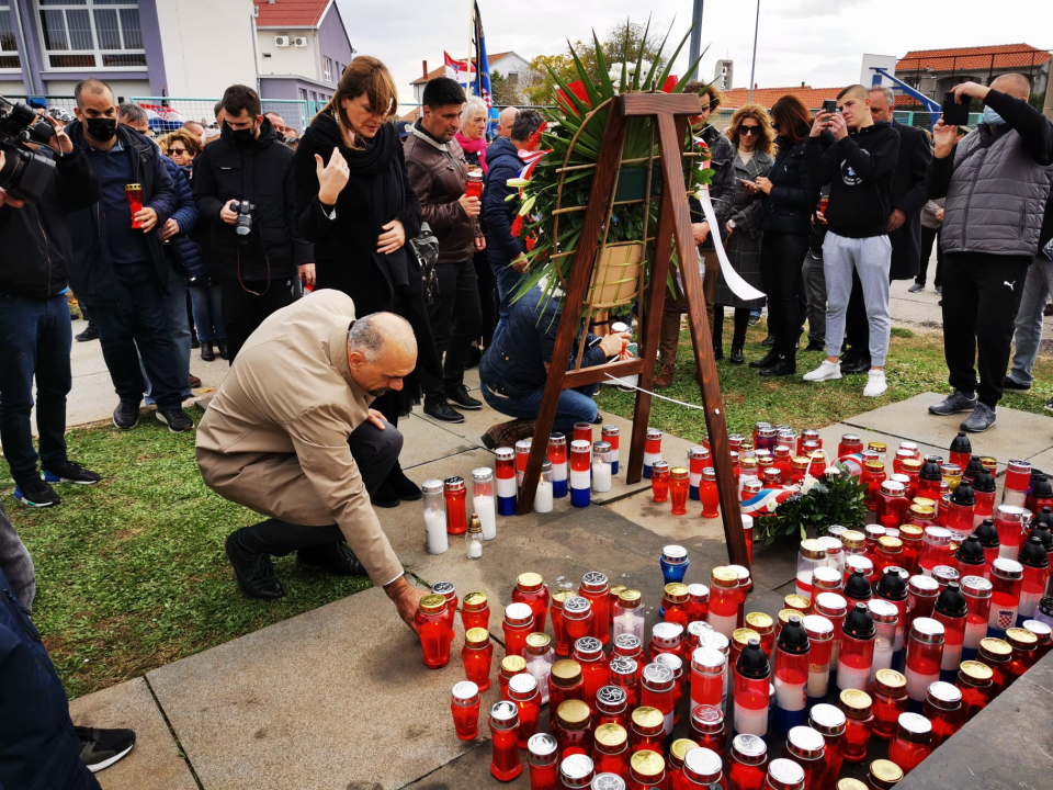 Župan Marko Jelić u Škabrnji odao počast žrtvama 