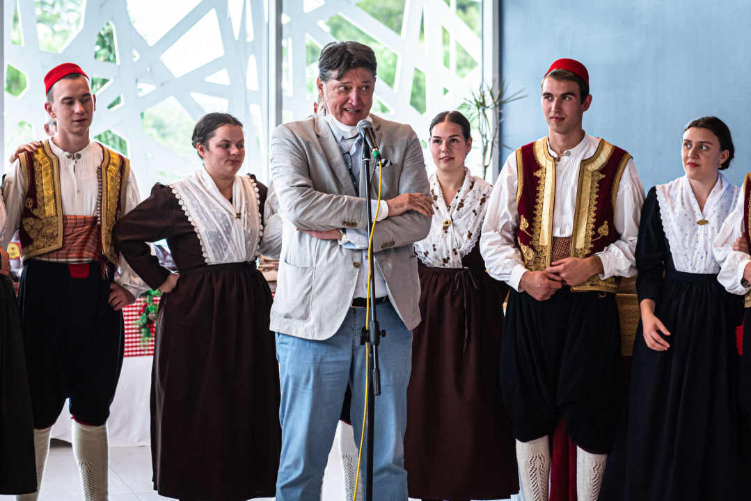 U Amadria parku otvoren Mediteranski sajam: Marijana Petir zaplesala linđo, a poseban hit je štand sa sirom Mercedes   