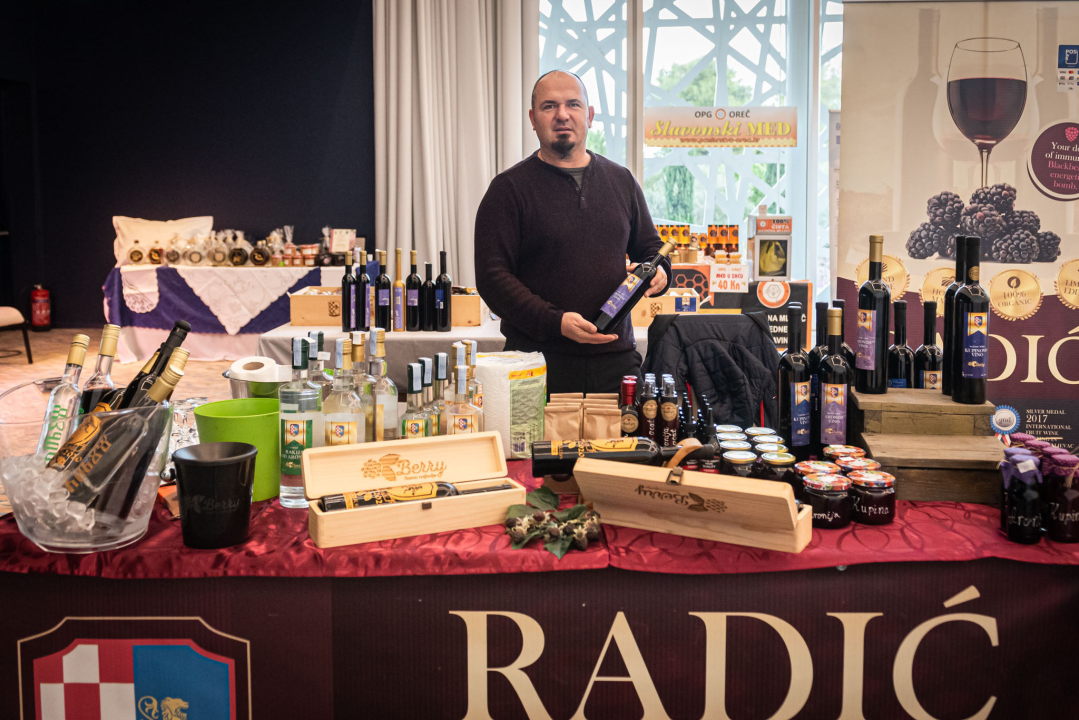 U Amadria parku otvoren Mediteranski sajam: Marijana Petir zaplesala linđo, a poseban hit je štand sa sirom Mercedes   