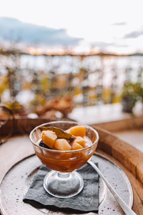 Advent u Arije uz glazbu uživo svakog vikenda donosi odličnu ponudu blagdanskih jela!   