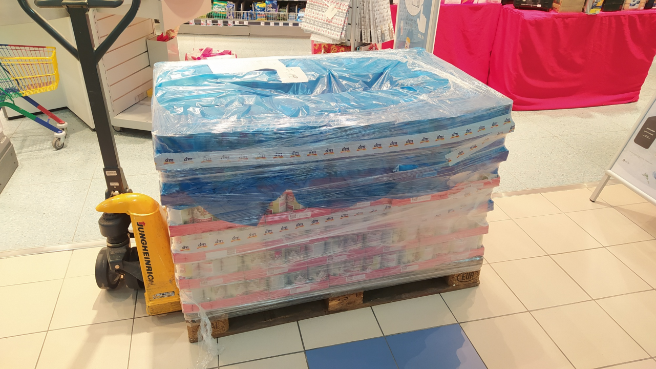 Bravo dm! Donirali su tonu hrane udruzi Šibenske šape, prve gladne mace već su večerale