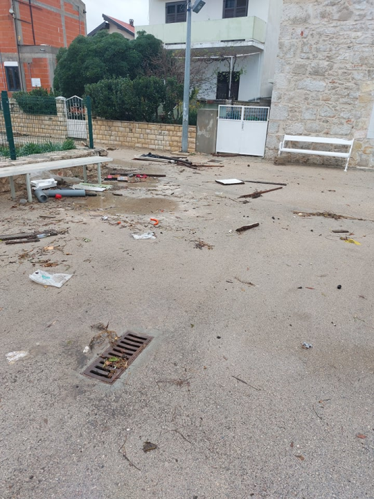 Evo kako Kaprije izgleda nakon nevremena: 'To je zbog gomilanja smeća, nitko od zaduženih ne vodi računa o tome' 