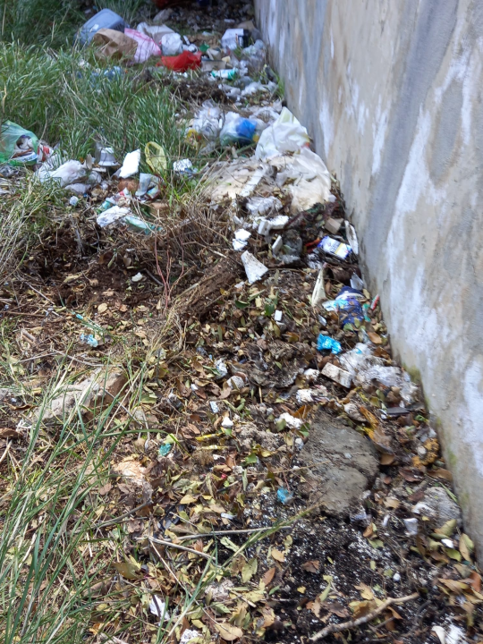 Dvojica Šibenčana čistila smeće kod dječjeg vrtića na Vidicima, akcija se nastavlja sutra