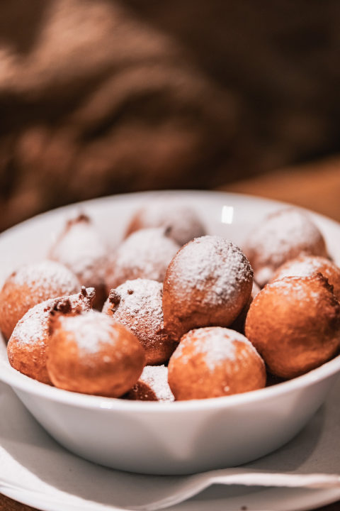 Osladite se vrhunskim delicijama iz konobe Brošćica u Tisnom!