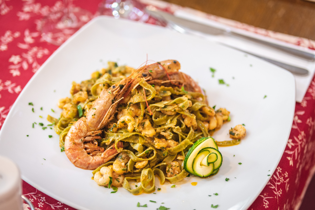 U Antinom guštu guštajte u slasnim jelima ispod peke ili s ražnja!  