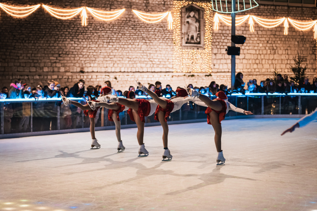 Ledeni spektakl na Vitićevom moru: Zagrebačke pahuljice očarale Adventuriste u Šibeniku 