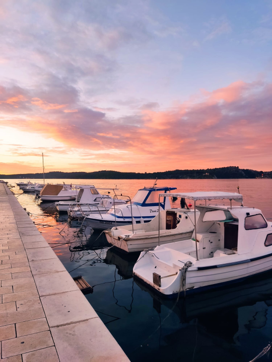 Jutros je izlazak sunca bio nestvaran, pogledajte Šibenik obojan toplim pastelnim bojama