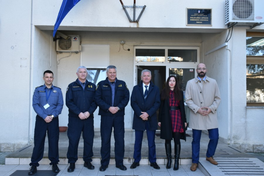 Gradonačelnik i dožupanica obišli dežurne službe: 'Zahvaljujemo vam na predanom radu u ovoj zahtjevnoj godini' 