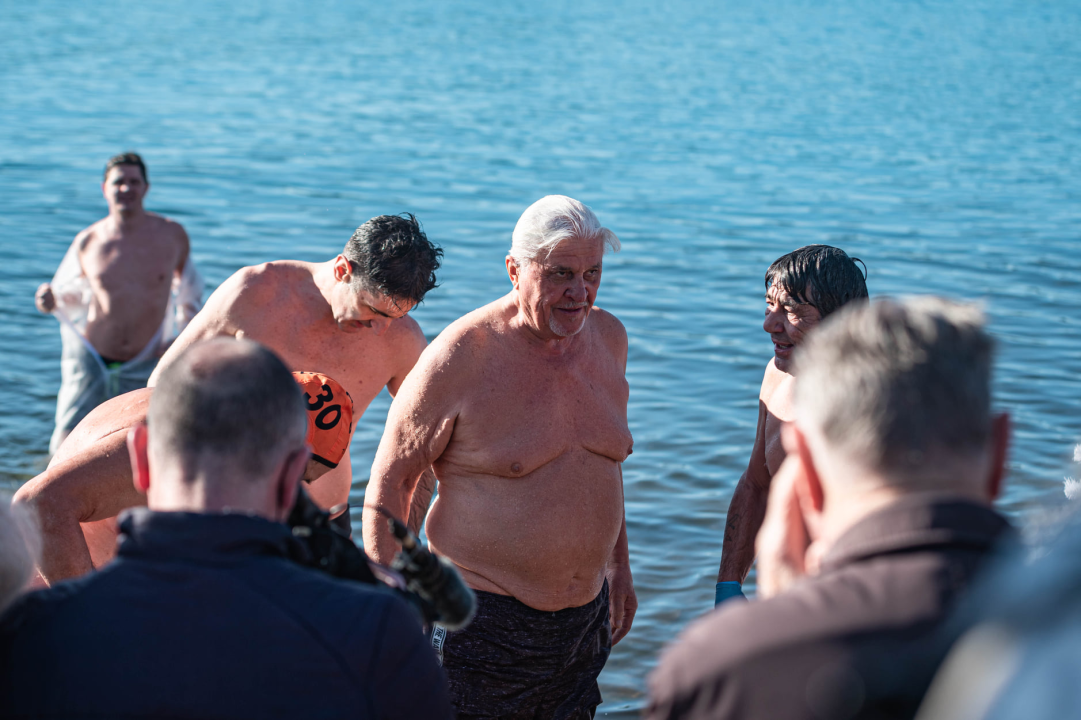 Odvažnih 12 okupalo se na Banju u podne na samu Novu godinu: 'Ovo nije hladna voda'