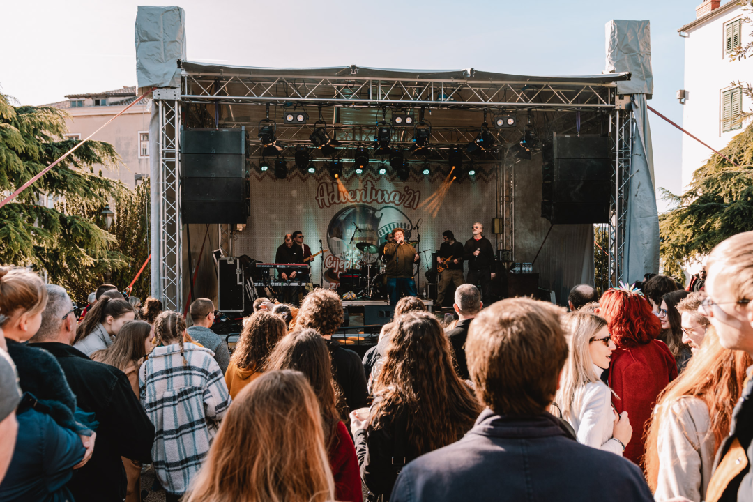 Sve što je lijepo, kratko traje: TBF napunio đardin na zadnjem koncertu Adventure 