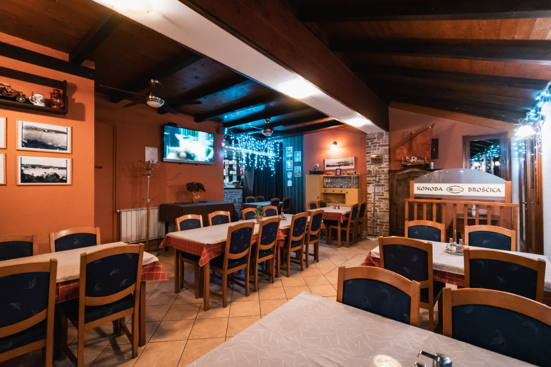 Isprobajte neka od ukusnih alla carte jela konobe Brošćica! 